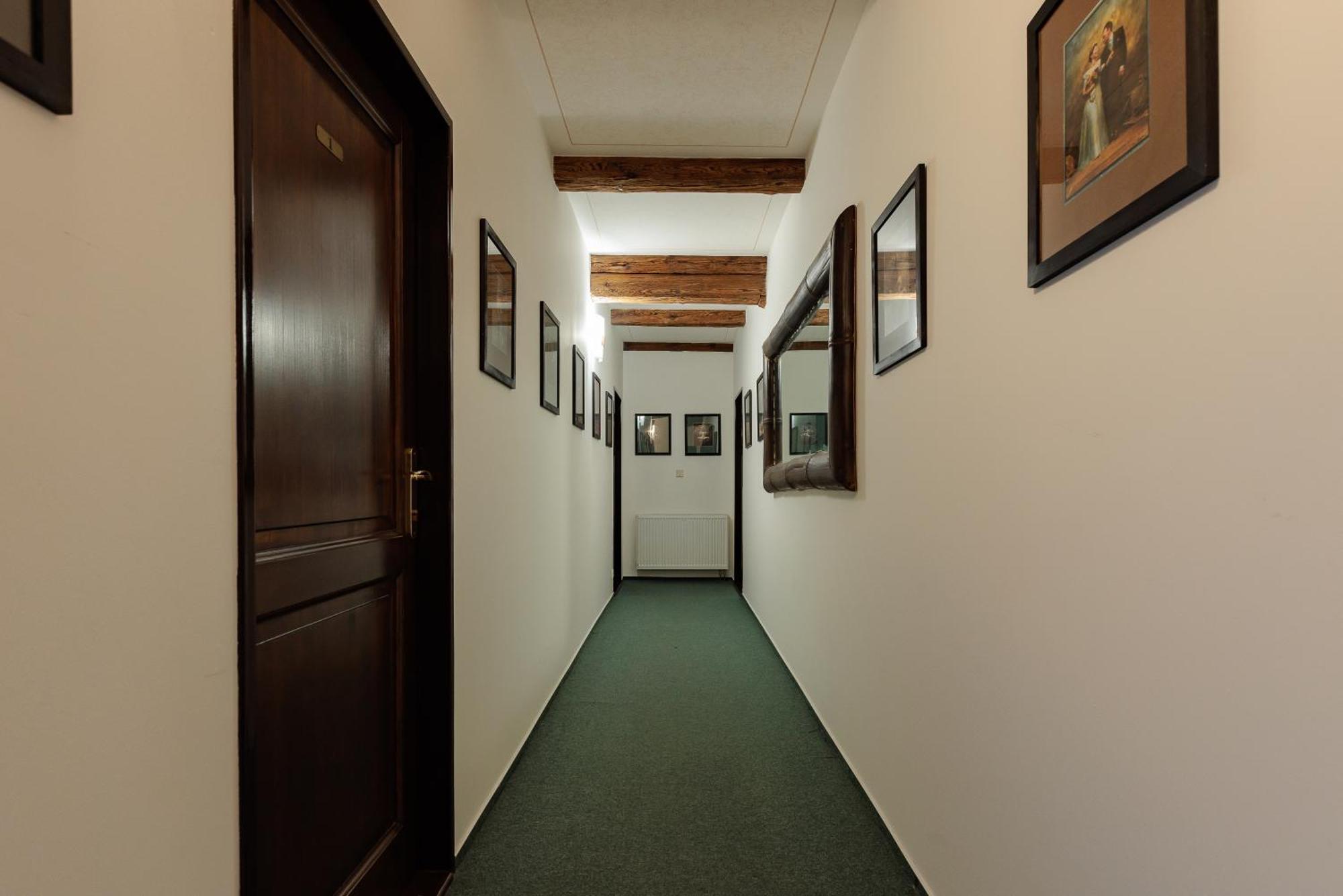 Hotel Barokni Spejchar Tlučná Esterno foto
