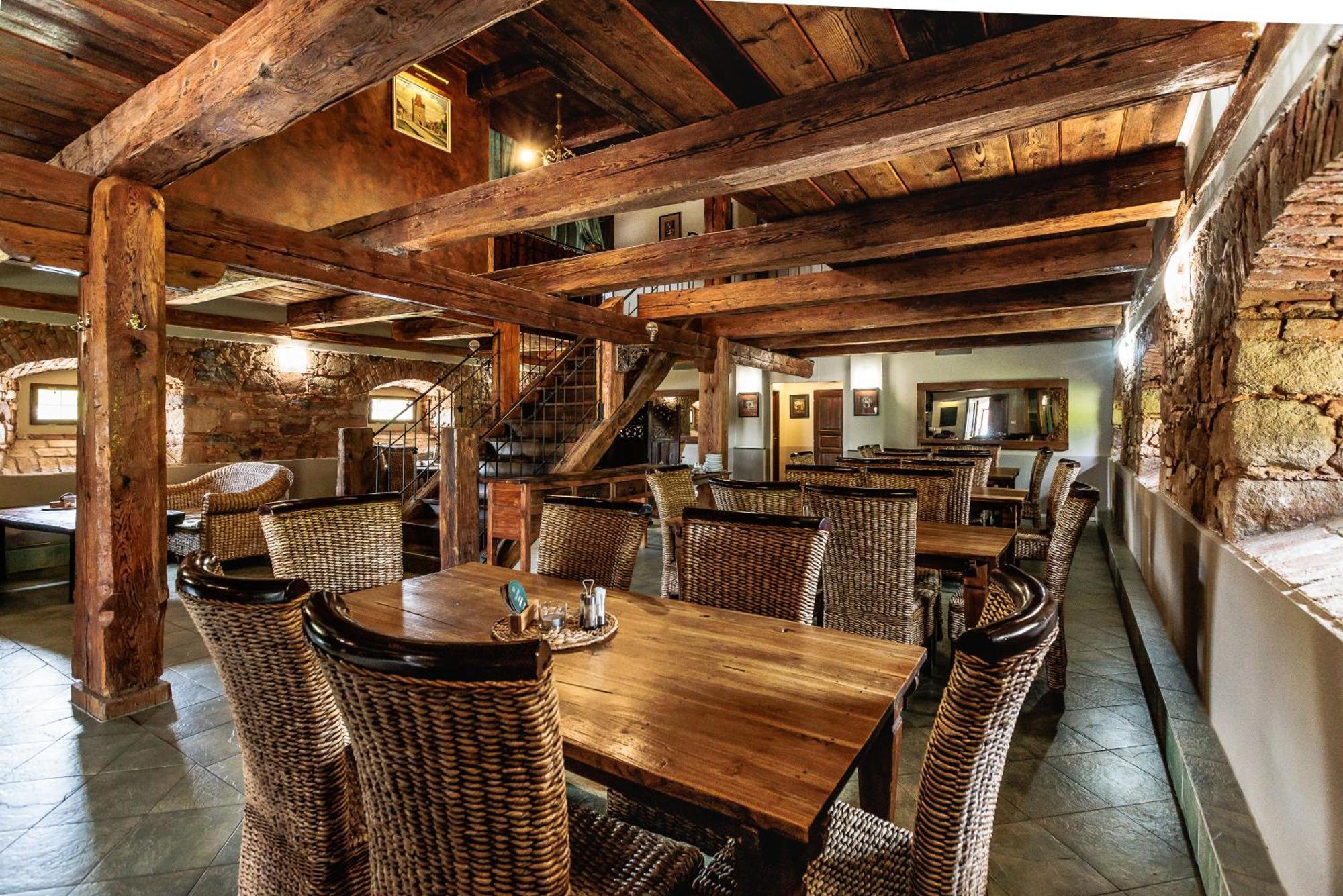Hotel Barokni Spejchar Tlučná Esterno foto