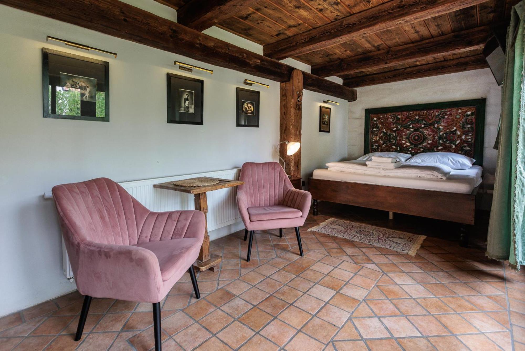 Hotel Barokni Spejchar Tlučná Esterno foto