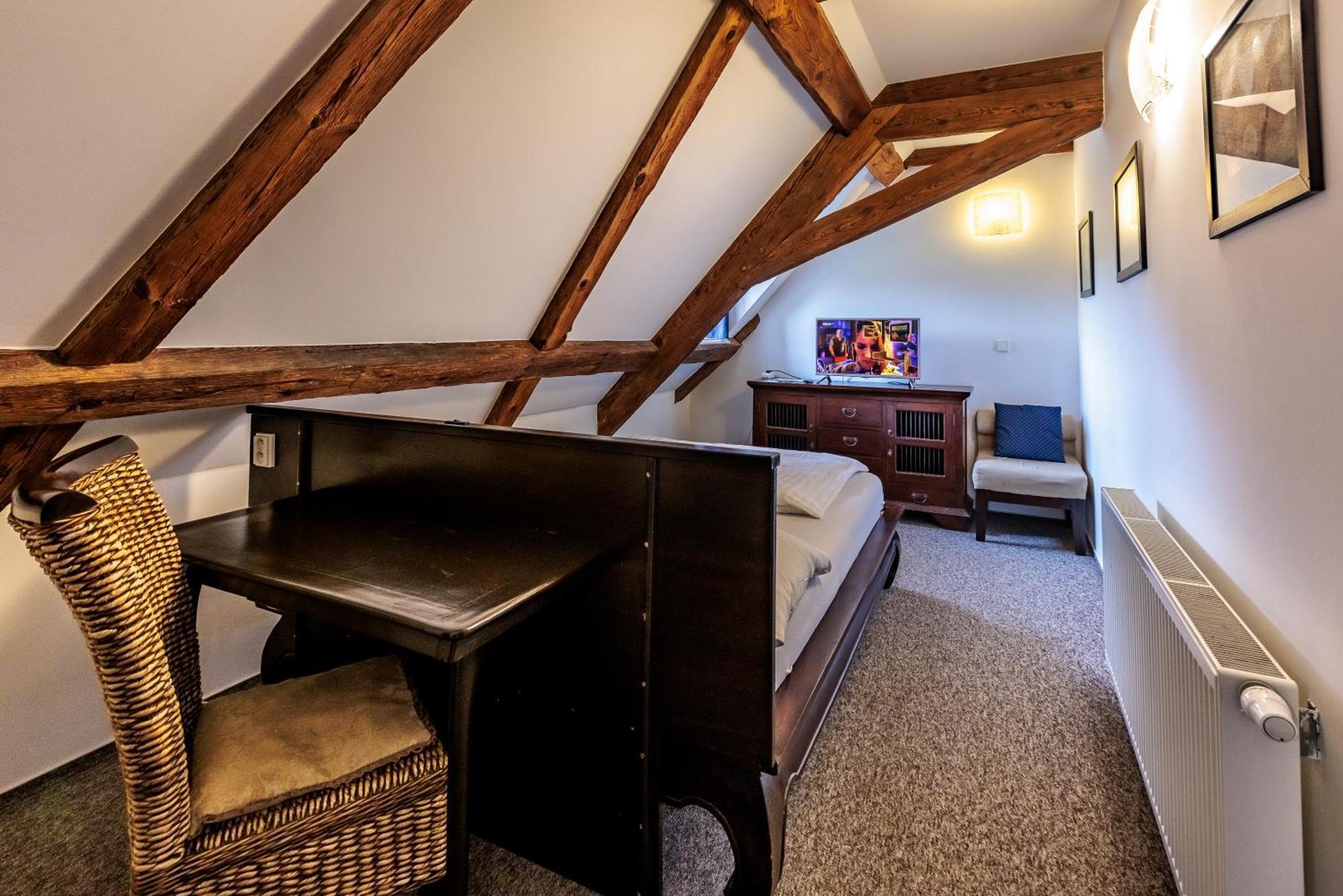 Hotel Barokni Spejchar Tlučná Esterno foto