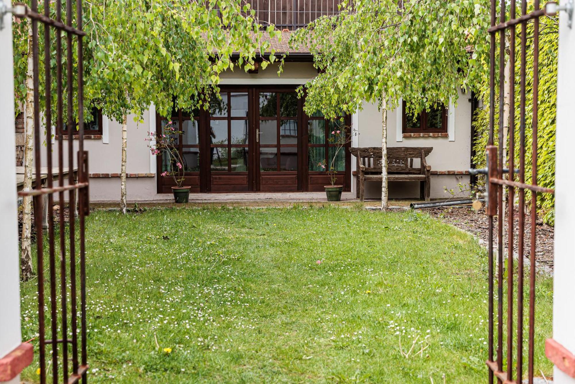 Hotel Barokni Spejchar Tlučná Esterno foto